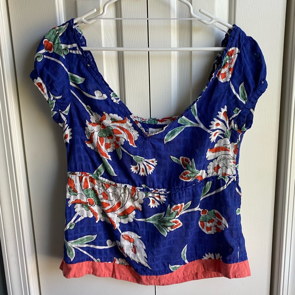 Edme & Esyllte Women's Blue Floral Short Sleeve V-Neck Tunic Top Size 2